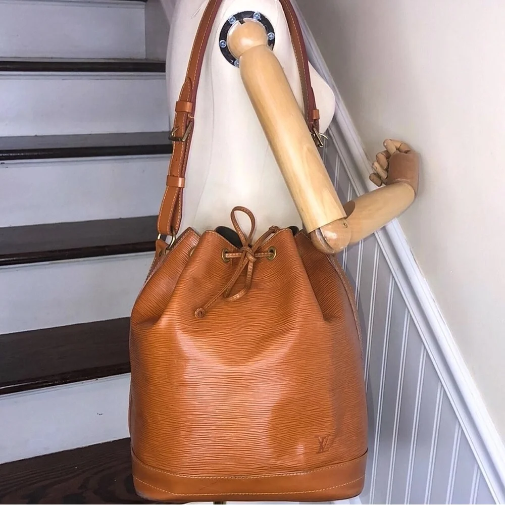 Vintage LOUIS VUITTON Noe Cipango Gold Epi Leather Tote Drawstring Bucket Bag